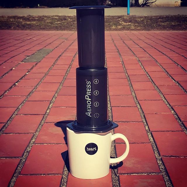 Hi thereElskaでは、お好みに応じてエアロプレスでもお淹れ致しております！エアロプレスご希望のお客様は、お気軽にお申し付け下さい♪#elskaheartcoffee #espresso #specialitycoffee #pourover #aeropress - from Instagram